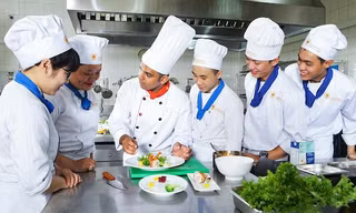 Nhà hàng cao cấp tại TPHCM nấu món độc, giảm giá nhân dịp Tết cổ truyền