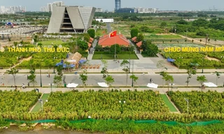 Mỹ Tâm và nhiều 'anh trai' hát tại lễ hội đón năm mới ở Công viên bờ sông Sài Gòn