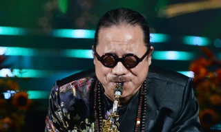 Vợ chia sẻ xúc động khi nghệ sỹ Trần Mạnh Tuấn bình phục như một phép màu