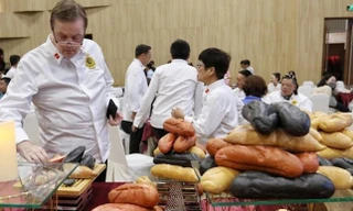 150 thợ sắp làm 1 chiếc bánh mì khổng lồ ở TPHCM