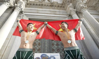 Quốc Cơ - Quốc Nghiệp diễn show đầu tiên sau khi giành kỷ lục Guinness