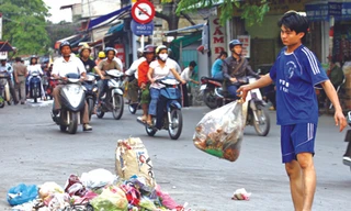 Vứt rác trên đường sẽ bị phạt một triệu đồng