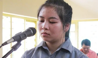 Nữ sinh đâm chết bạn tại cổng trường