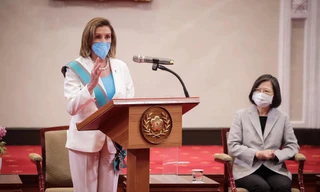 Chủ tịch Hạ viện Mỹ Nancy Pelosi (trái) trong chuyến thăm Đài Bắc ngày 2/8