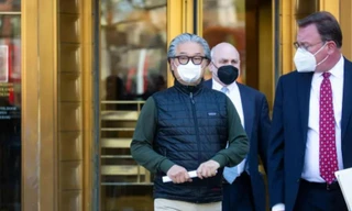 Bill Hwang ra tòa ngày 27/4 nhưng được cho tại ngoại. (Ảnh: Bloomberg)