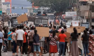 Biểu tình đang lan rộng ở Sri Lanka vì khủng hoảng kinh tế. (Ảnh: Reuters)