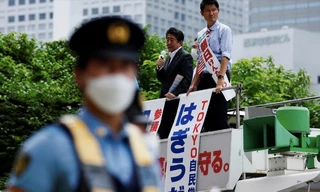 Cựu Thủ tướng Nhật Bản Abe Shinzo trong một chiến dịch vận động bầu cử. (Ảnh: Reuters)