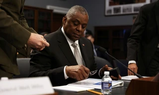 Bộ trưởng Quốc phòng Mỹ Lloyd Austin thông báo Đan Mạch sẽ cung cấp tên lửa diệt hạm Harpoon cho Ukraine. (Ảnh: Reuters)