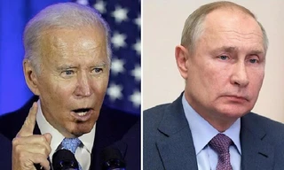 Tổng thống Mỹ Joe Biden (trái) và Tổng thống Nga Vladimir Putin