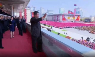 Người phụ nữ bí ẩn xuất hiện trong một bức ảnh chụp nhà lãnh đạo Triều Tiên Kim Jong Un