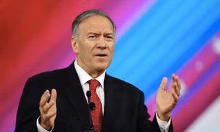 Cựu ngoại trưởng Mỹ Mike Pompeo vẫn được bảo vệ đặc biệt vì mối đe doạ từ Iran. (Ảnh: AP)
