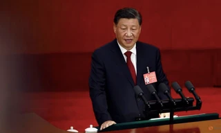 Ông Tập Cận Bình đọc báo cáo trong phiên khai mạc Đại hội Đảng XX. (Ảnh: Reuters)