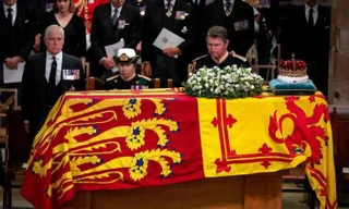 Nước Anh vẫn đang thực hiện các nghi lễ tưởng nhớ Nữ hoàng Elizabeth II sau khi bà qua đời. (Ảnh: Reuters)