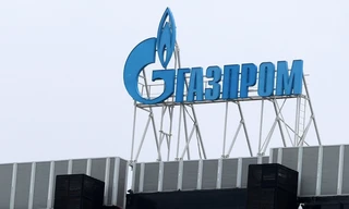 Logo của tập đoàn Gazprom ở St Petersburg. (Ảnh: DPA)