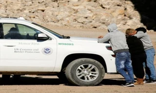 Mỹ đang phải xử lý tình trạng số lượng người di cư tăng cao ở khu vực biên giới Mexico. (Ảnh: Reuters)