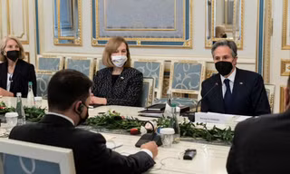 Ngoại trưởng Mỹ Antony Blinken trong cuộc gặp Tổng thống Ukraine Volodymyr Zelenskiy ở Kiev ngày 19/1. (Ảnh: Reuters)