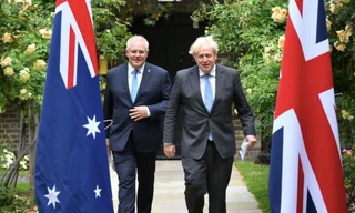 Thủ tướng Anh Boris Johnson và người đồng cấp Úc Scott Morrison trong cuộc gặp hồi tháng 6/2021. (Ảnh: Reuters)