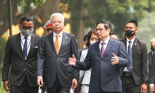 Thủ tướng Phạm Minh Chính đón Thủ tướng Malaysia Dato’ Sri Ismail Sabri Yaacob. (Ảnh: Đoàn Bắc)