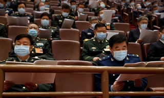 Các đại biểu quân đội Trung Quốc dự kỳ họp của quốc hội ngày 5/3. (Ảnh: Reuters)