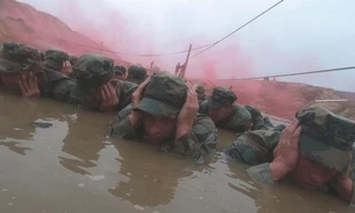 Tân binh Mỹ thực hiện một bài tập trong Tuần địa ngục. (Ảnh: Getty)