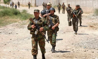 Xung đột thỉnh thoảng lại bùng phát ở khu vực biên giới chưa phân định rõ ràng giữa Kyrgyzstan và Tajikistan