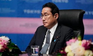 Thủ tướng Nhật Bản Fumio Kishida tại cuộc họp báo. (Ảnh: AP)