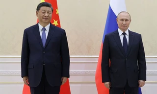Tổng thống Nga Vladimir Putin và Chủ tịch Trung Quốc Tập Cận Bình trong cuộc gặp tại Uzbekistan ngày 15/9