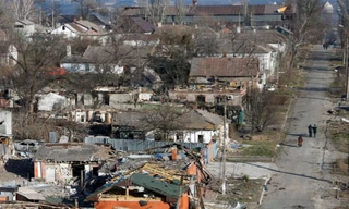 Cảnh tượng ở Mariupol ngày 28/3. (Ảnh: Reuters)