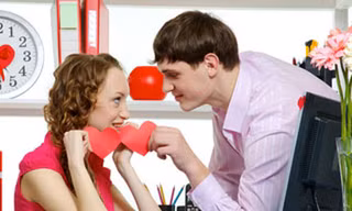 5 thiệt hại khi yêu người làm cùng