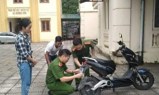 Công an xã, thị trấn ở Vĩnh Phúc cấp biển số, đăng ký xe cho người dân.