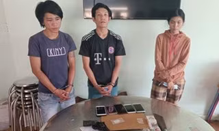 Bắt nhóm đối tượng ma túy tàng trữ súng quân dụng