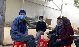 Bà nội bé gái khóc suốt 2 ngày khi nghe tin cháu bị 9 chiếc đinh ghim vào đầu