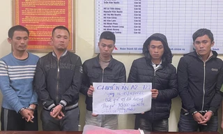 Bắt nhóm vận chuyển 30.000 viên ma túy ở biên giới về