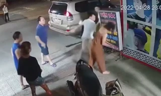 Cách chức, cho ra khỏi ngành phó trưởng công an phường đánh phụ nữ lúc nửa đêm