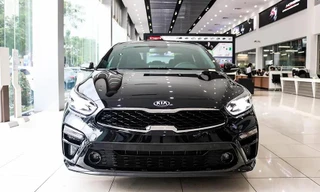 Nhiều xe giảm giá mạnh 'dọn đường' cho phiên bản mới