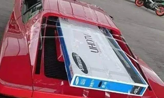 Sẽ ra sao nếu mang siêu xe đi đèo hàng?