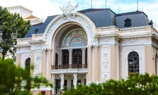 Cận cảnh Nhà hát Thành phố sắp được chi 330 tỷ đồng để tu bổ 