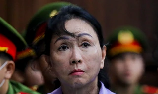 Gương mặt thất thần của bà Trương Mỹ Lan sau khi bị đề nghị tuyên án tử