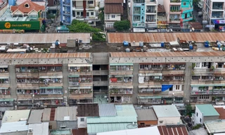 'Chuồng cọp' giăng tầng, khung sắt cố định 'bóp nghẹt' lối thoát ở chung cư TPHCM