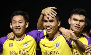 Dàn sao trẻ toả sáng, CLB Hà Nội vùi dập chủ nhà TPHCM