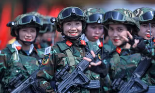 Những 'bông hồng thép' hợp luyện tại sân bay Biên Hòa