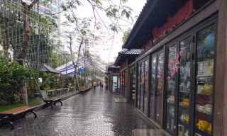 Ảnh hưởng của dịch Covid-19, không khí ngày Valentine ảm đạm