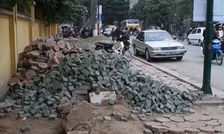 Vỉa hè phố Trần Hưng Đạo