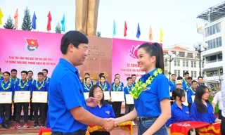 Cần Thơ tuyên dương 79 thanh niên tiên tiến làm theo lời Bác