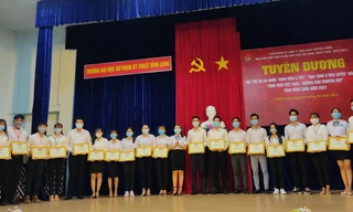 Vĩnh Long tuyên dương hơn 100 'Sinh viên 5 tốt' năm 2021