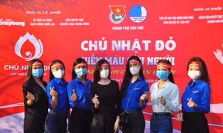 Dàn hoa khôi lan toả tinh thần sẻ chia trong ngày hội hiến máu Chủ nhật Đỏ tại Cần Thơ