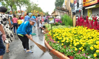 Những người âm thầm làm đẹp đường hoa Cần Thơ