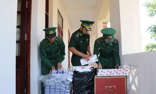 Buôn lậu bỏ chạy khi gặp lực lượng biên phòng
