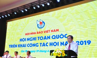 Báo chí khắc phục tình trạng 'sáng đăng, trưa gặp, chiều gỡ'