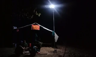  Tuổi trẻ An Giang 'thắp sáng biên cương' ngăn chặn COVID-19